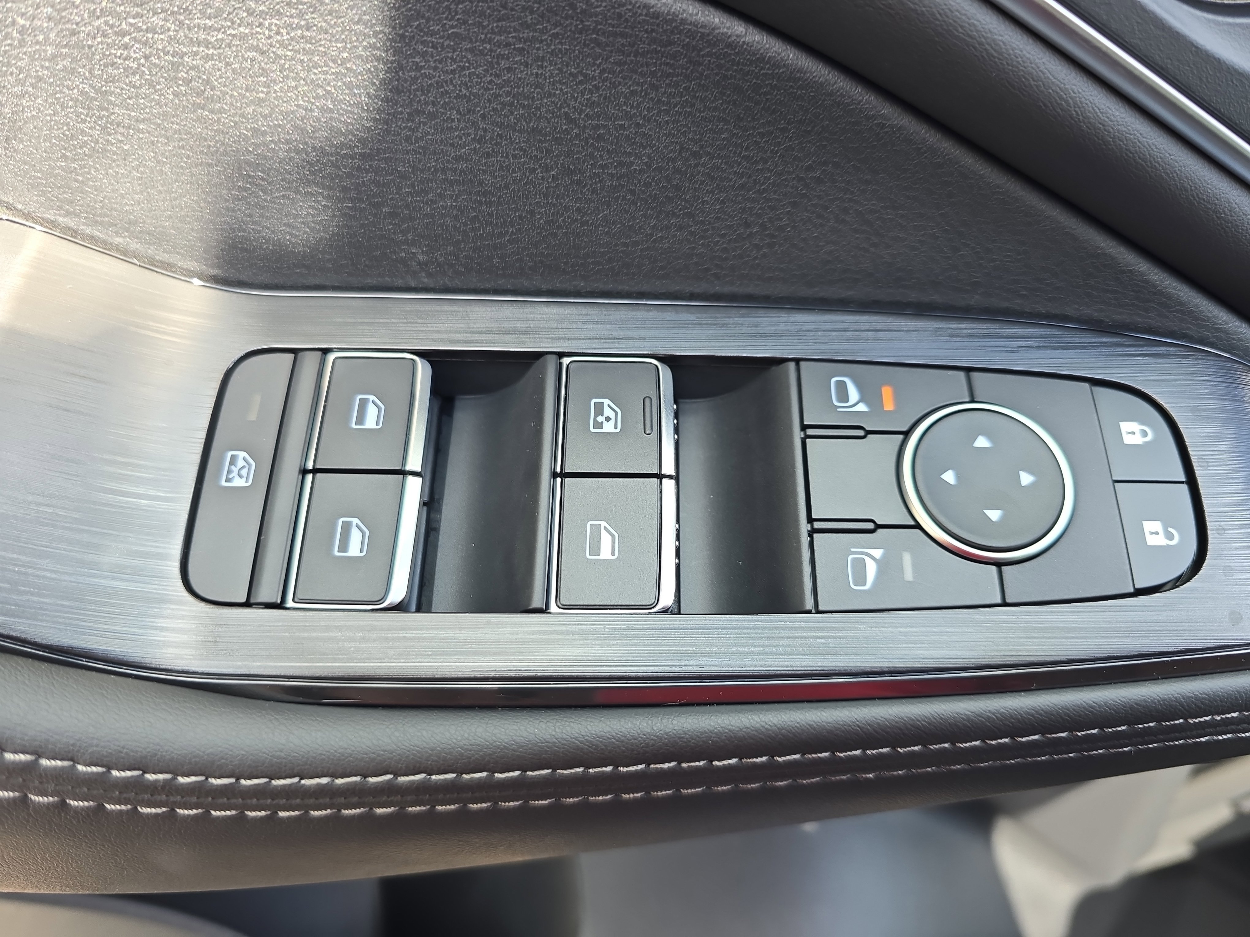 New 2026 Nissan Rogue Platinum image 28