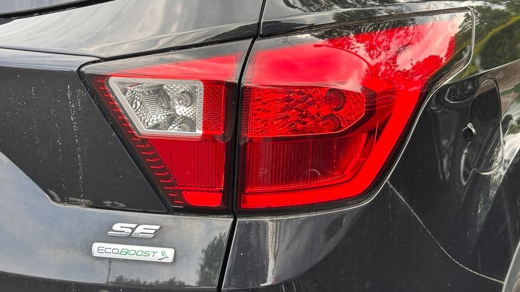 Used 2019 Ford Escape SE FWD image 8