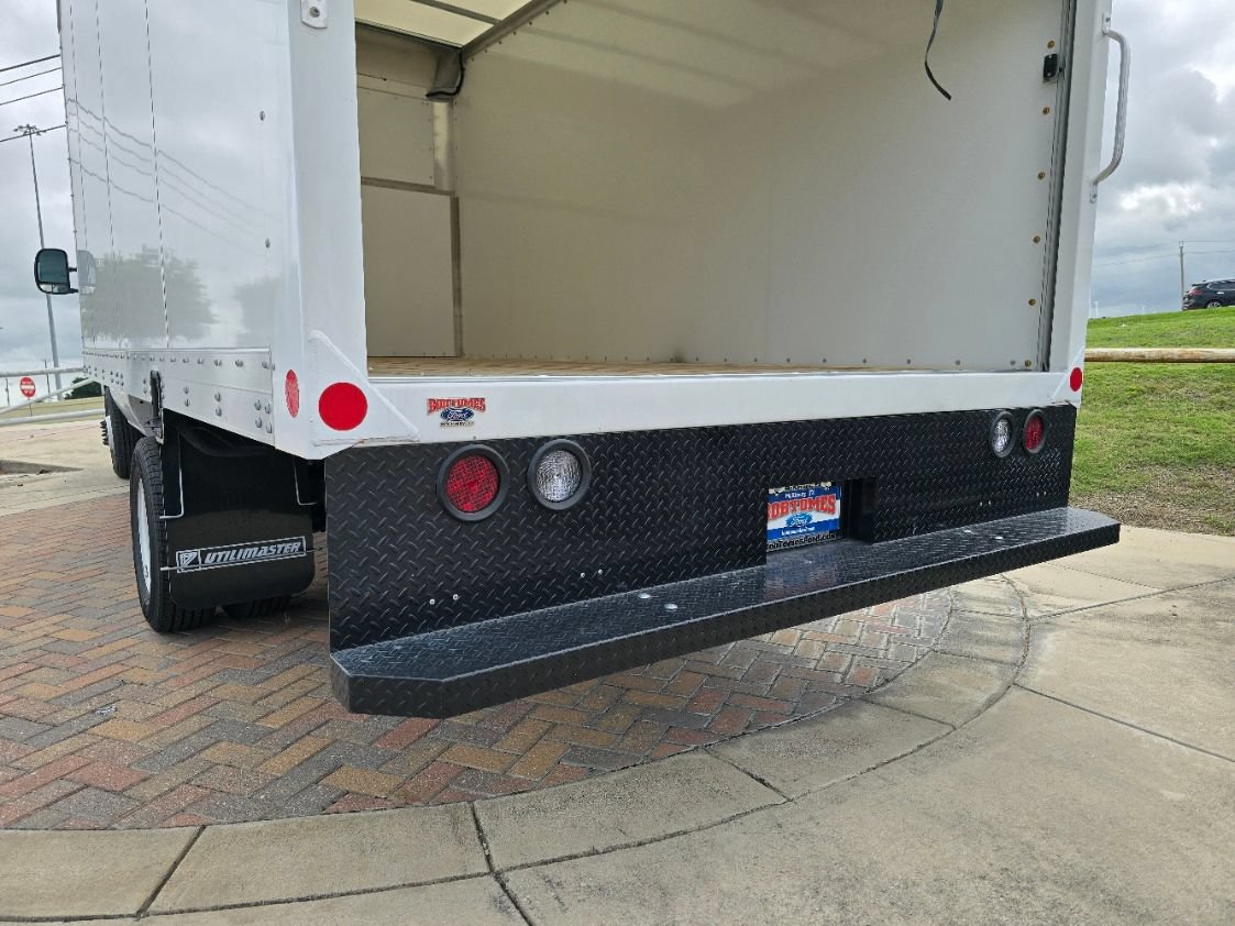 New 2026 Ford E-450 and Econoline 450 Super Duty w/ Power Equipment Group RWD image 8