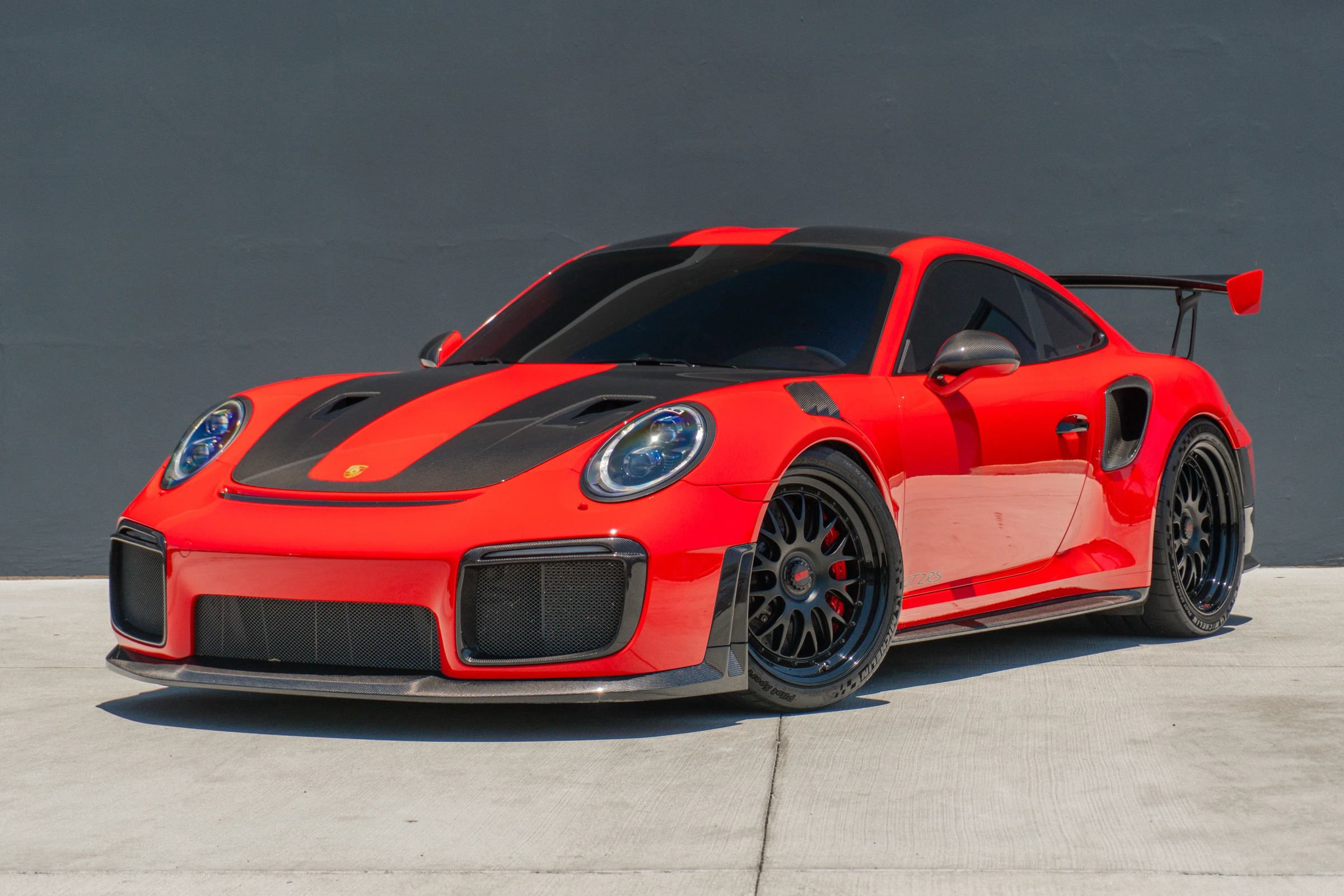 Used 2018 Porsche 911 GT2 RS RWD image 3