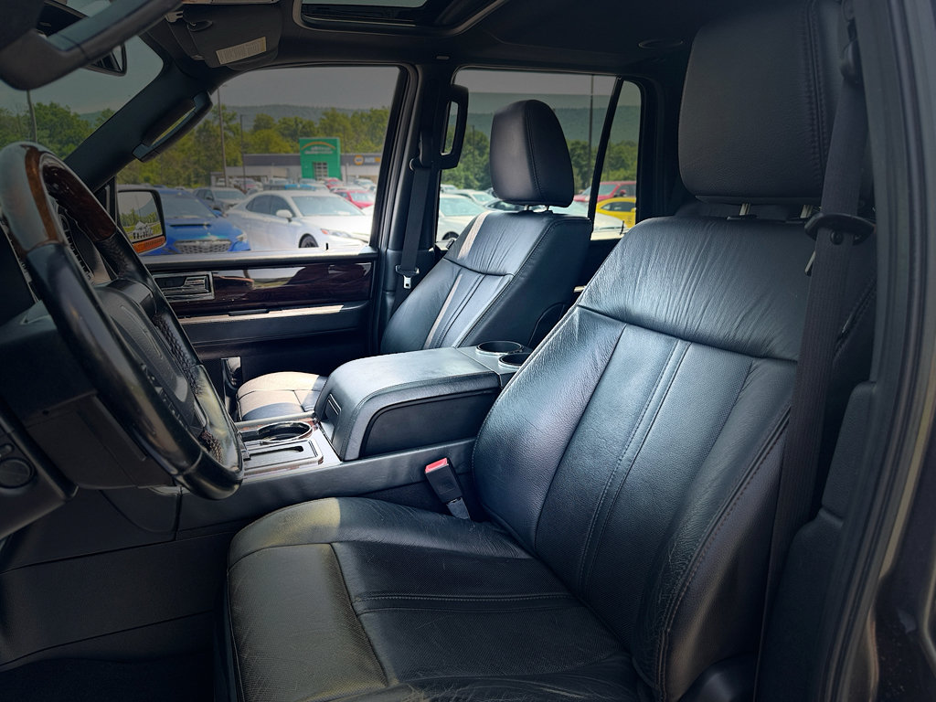 Used 2016 Lincoln Navigator Reserve AWD/4WD image 14