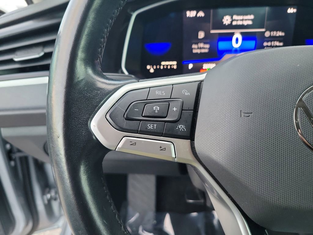 Certified 2022 Volkswagen Jetta SE image 18