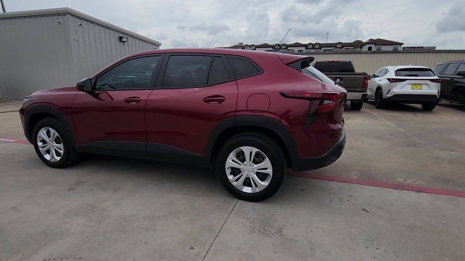 Certified 2025 Chevrolet Trax LS FWD image 6