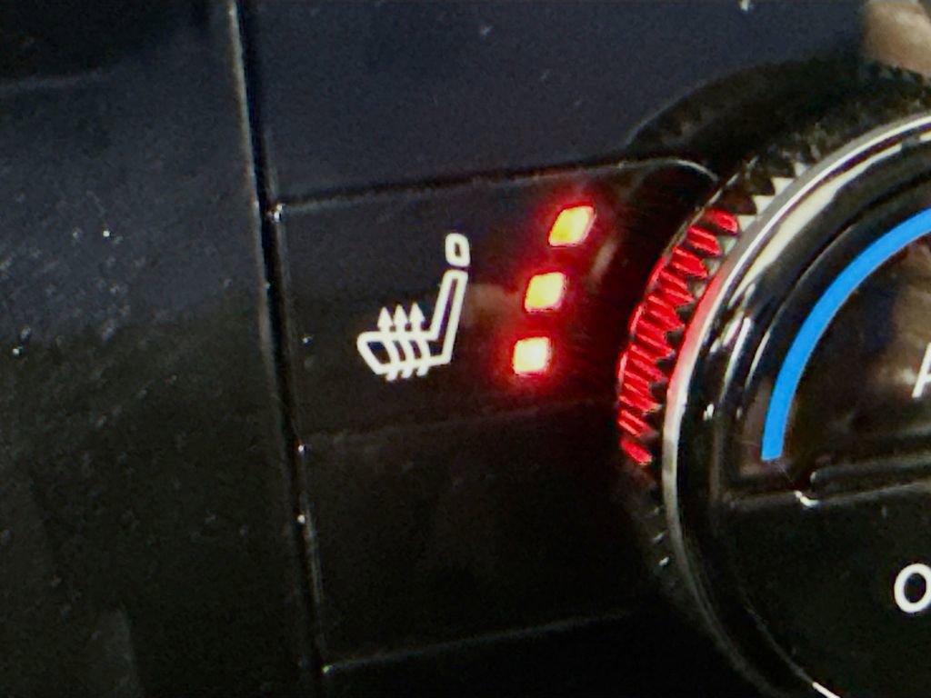 Used 2023 Nissan Pathfinder SL image 19