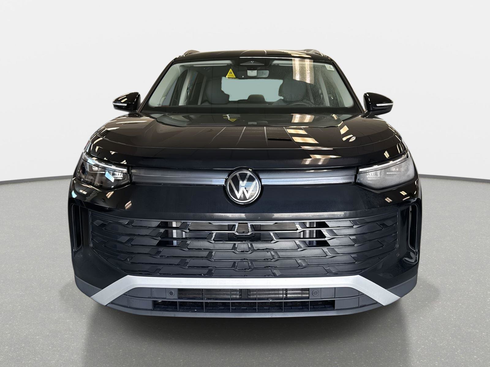 New 2026 Volkswagen Tiguan SE image 2