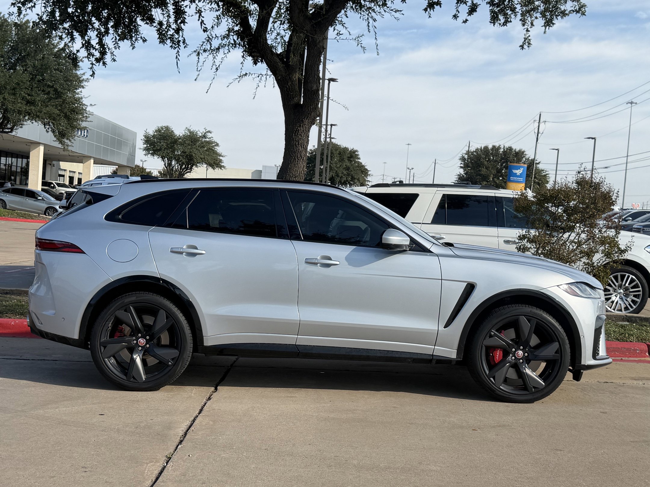 Used 2023 Jaguar F-PACE SVR AWD/4WD image 3