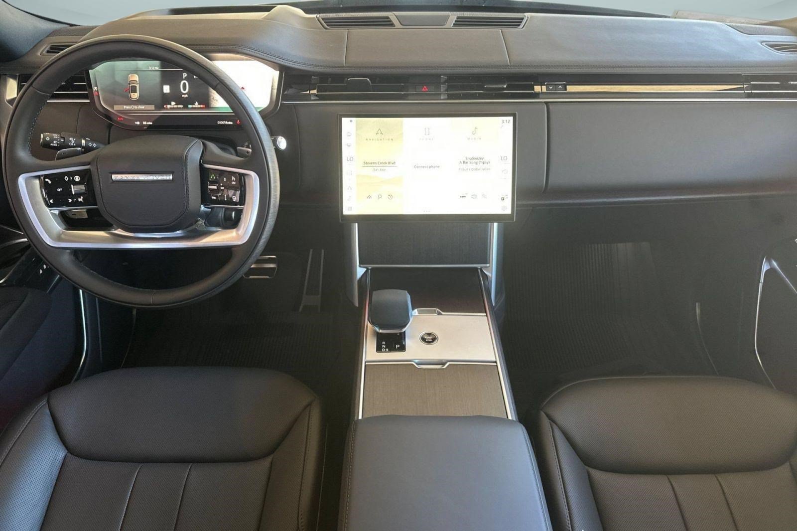 New 2026 Land Rover Range Rover Long Wheelbase SE AWD/4WD image 14