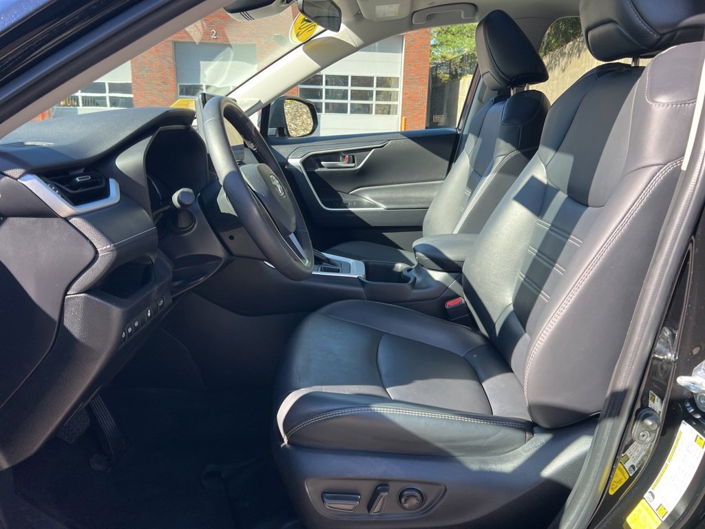 Used 2023 Toyota RAV4 XLE Premium image 13