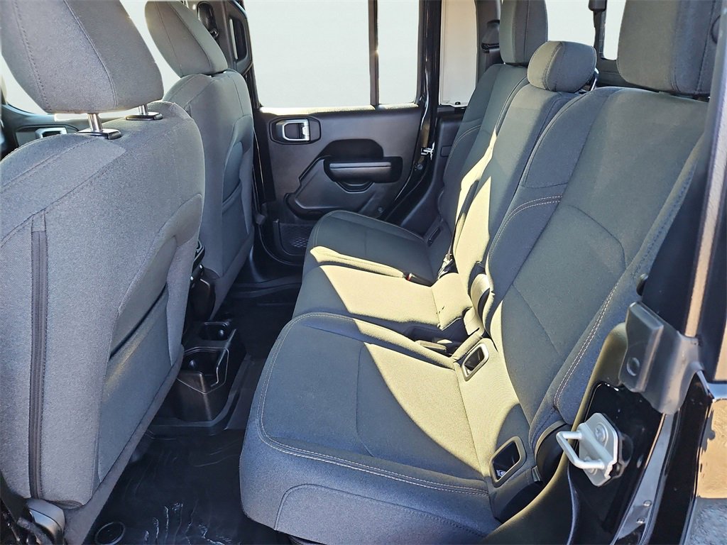 Used 2024 Jeep Gladiator Sport image 31