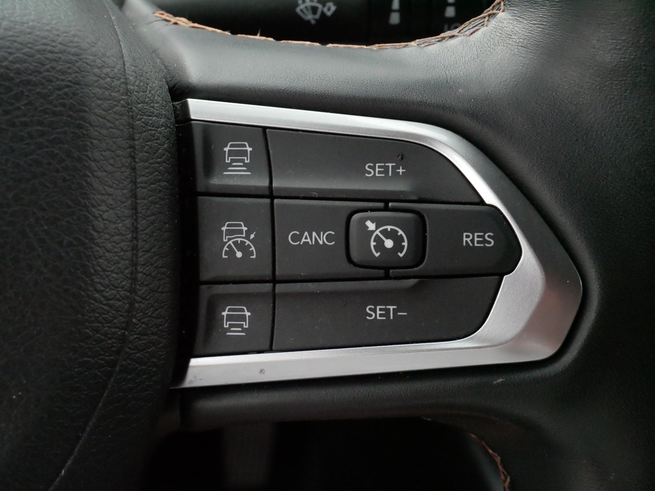 Used 2022 Jeep Compass Limited AWD/4WD image 25