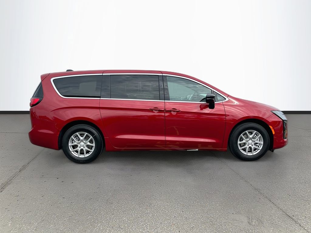 New 2027 Chrysler Pacifica Select FWD image 8