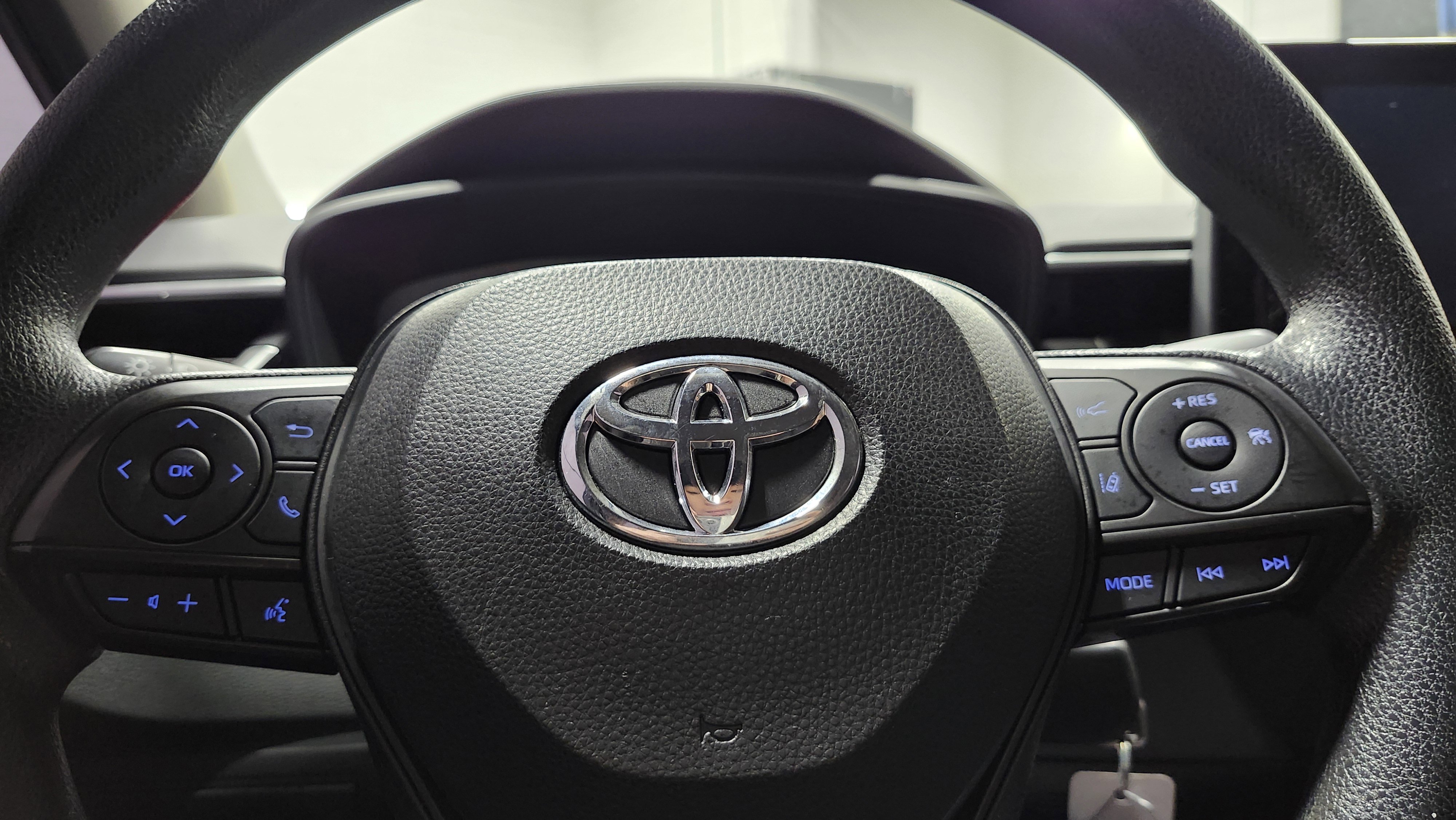 Used 2022 Toyota Corolla LE image 24