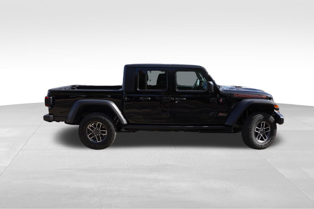 Certified 2026 Jeep Gladiator Mojave AWD/4WD image 3