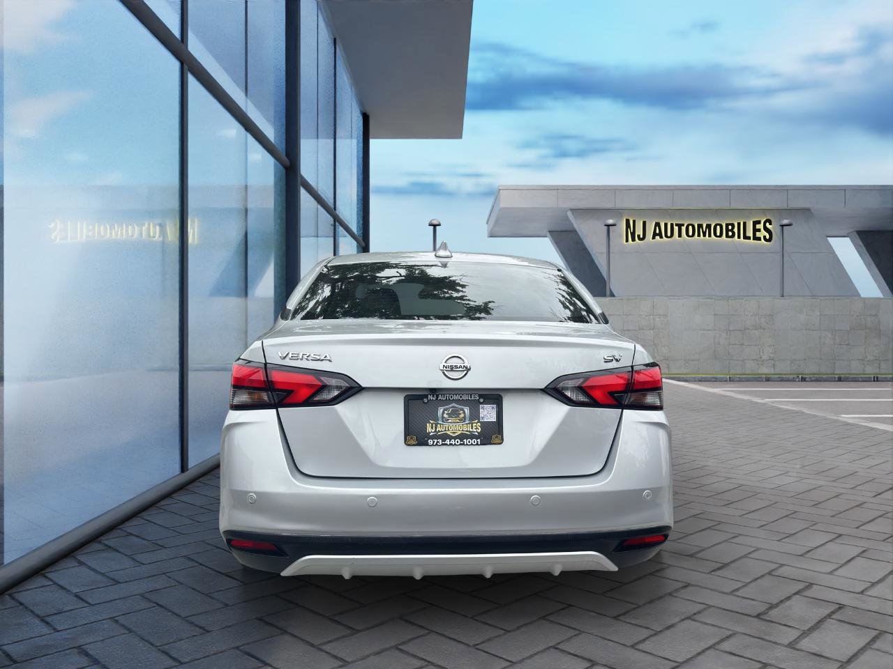 Used 2021 Nissan Versa SV image 6