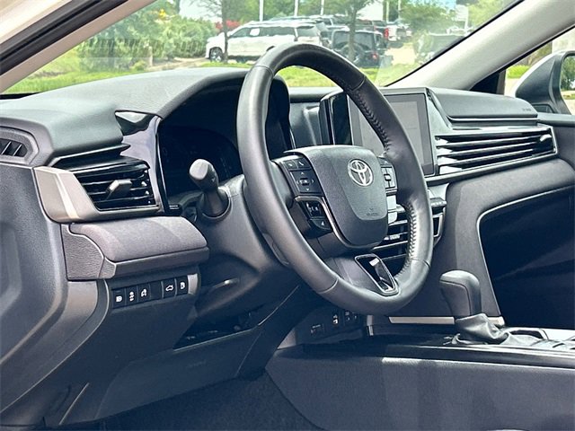 Used 2025 Toyota Camry LE image 18