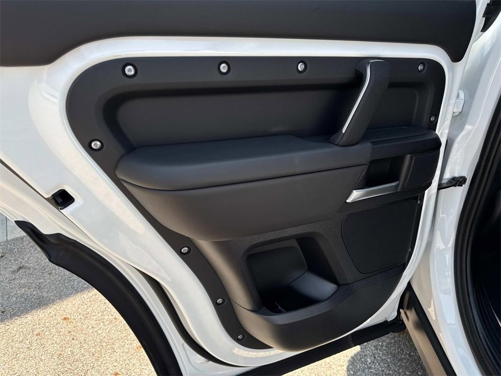 New 2025 Land Rover Defender 110 V8 image 11