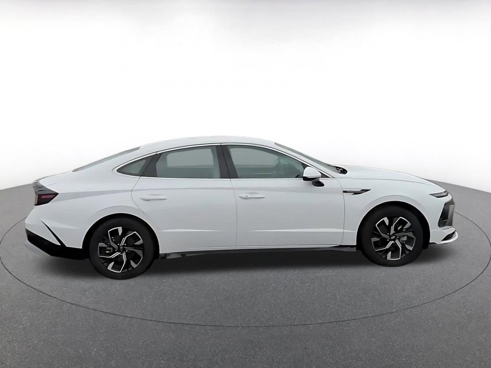 Used 2025 Hyundai Sonata SEL FWD image 16