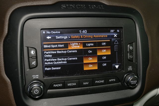 Used 2017 Jeep Renegade Limited image 25