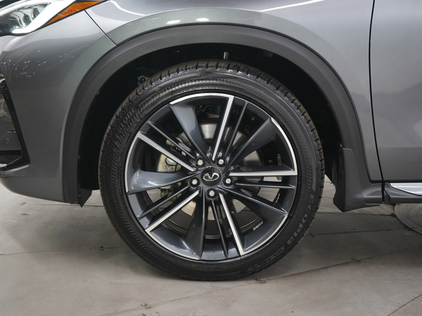 Used 2025 INFINITI QX55 Essential image 32