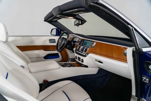 Used 2017 Rolls-Royce Dawn RWD image 28