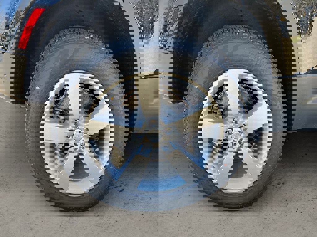 New 2025 Land Rover Defender 110 S image 12