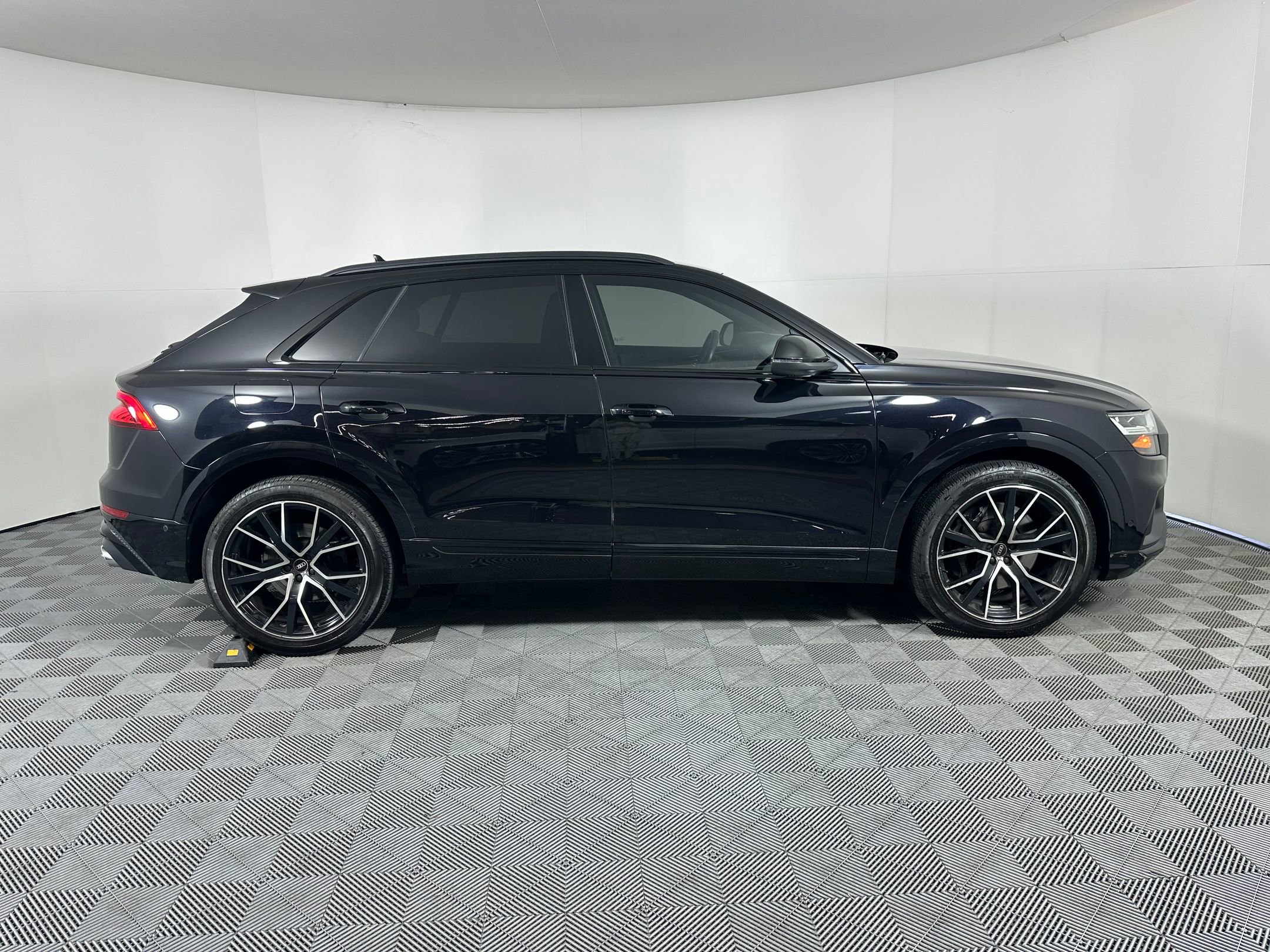 Used 2021 Audi SQ8 Premium Plus w/ Luxury Package image 7