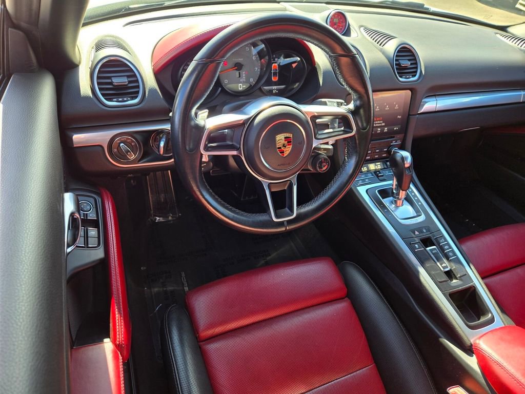 Used 2017 Porsche 718 Boxster S image 13