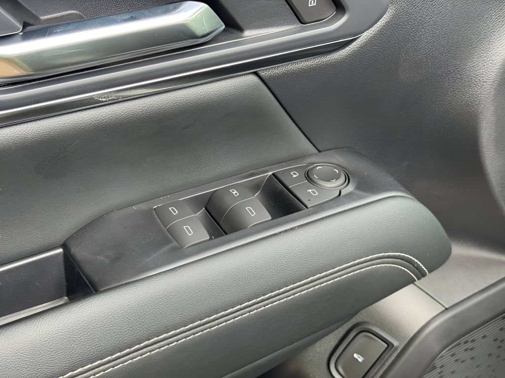 New 2027 GMC Terrain Elevation w/ Elevation Premium Package FWD image 11