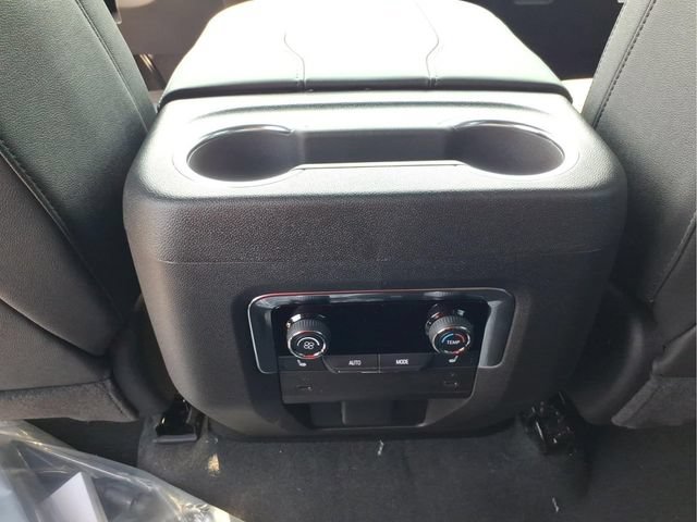 New 2026 Chevrolet Suburban LT w/ Comfort Package AWD/4WD image 15