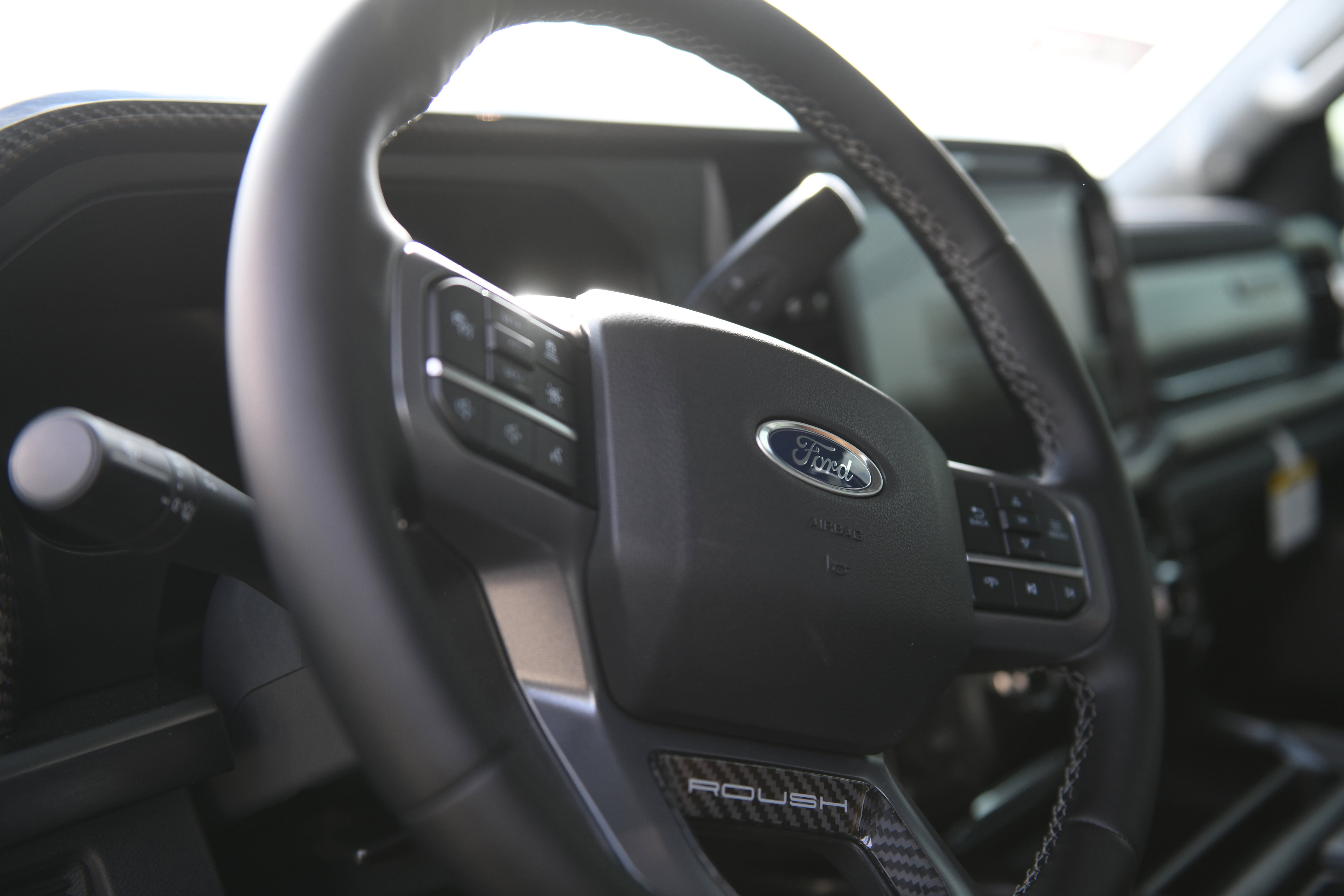 New 2026 Ford F250 Lariat w/ Black Appearance Package image 31