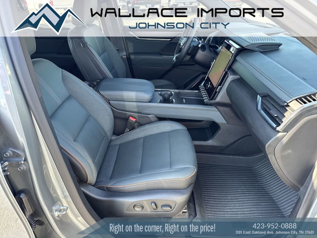 Used 2024 GMC Acadia AT4 w/ Super Cruise Package image 40