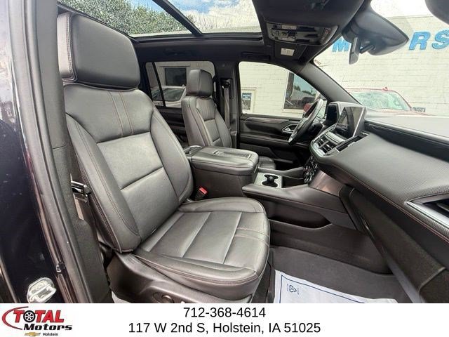 Used 2024 Chevrolet Suburban RST w/ Luxury Package AWD/4WD image 18