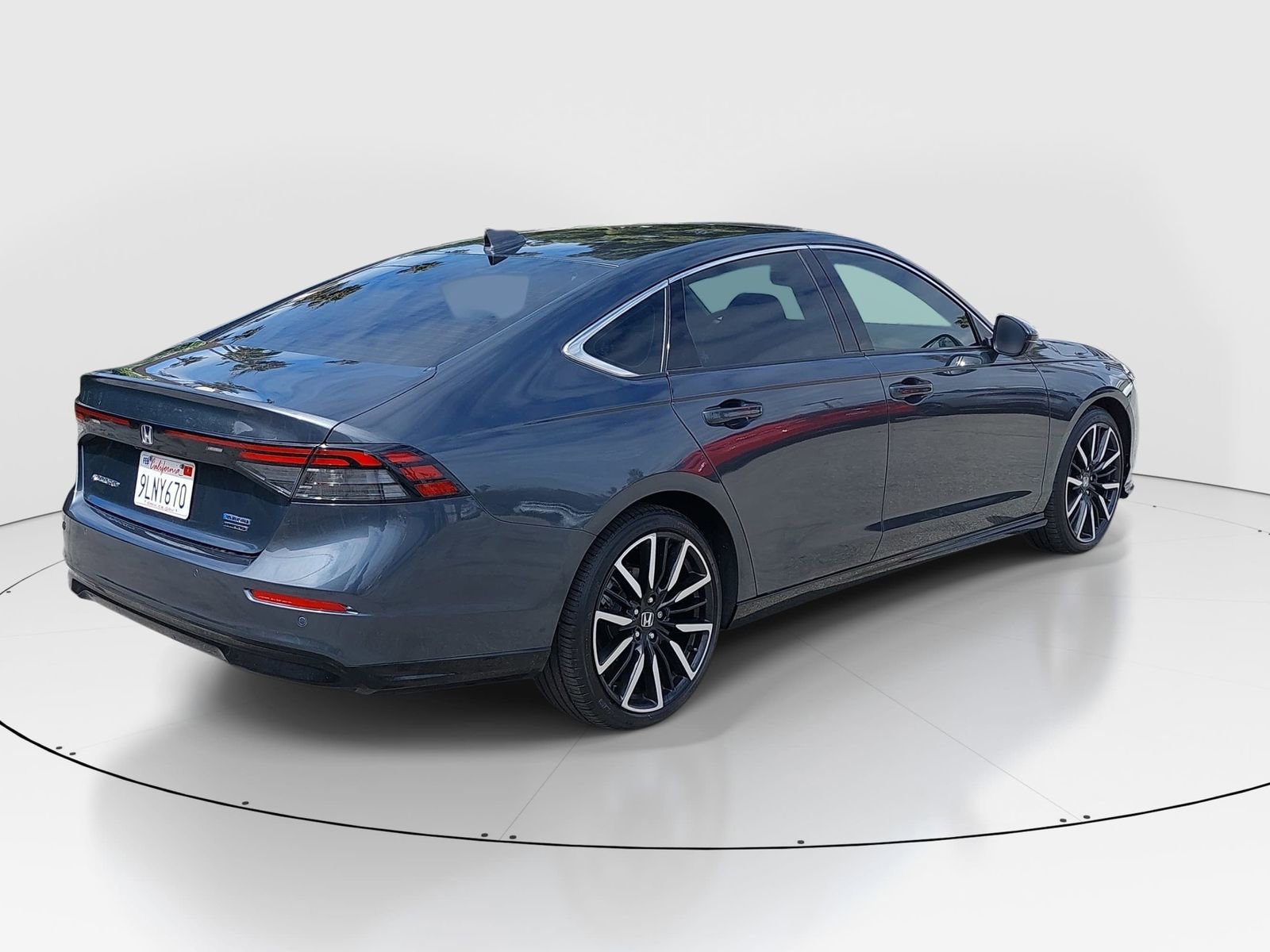 Used 2024 Honda Accord Touring image 7