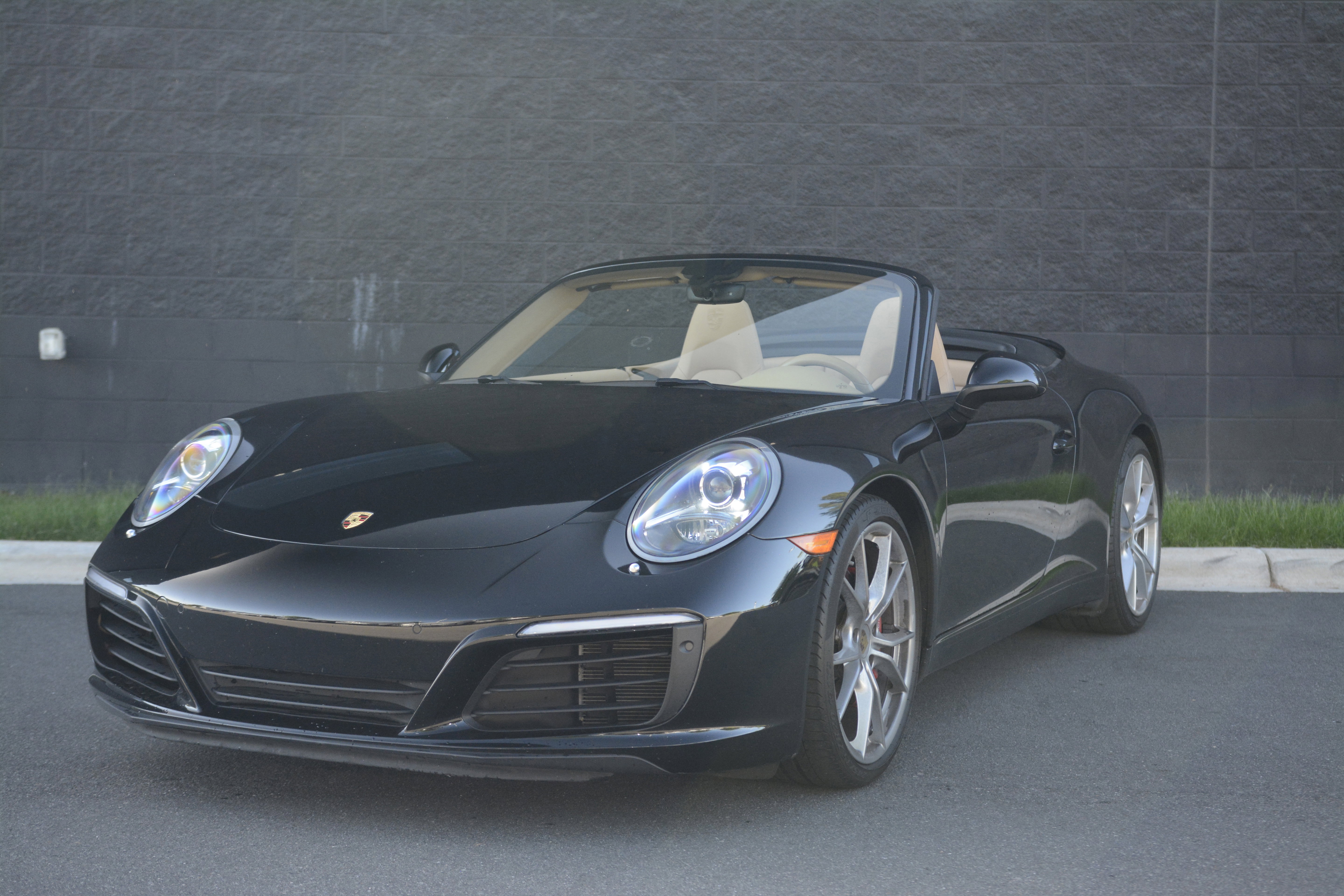Certified 2017 Porsche 911 Carrera S RWD image 1