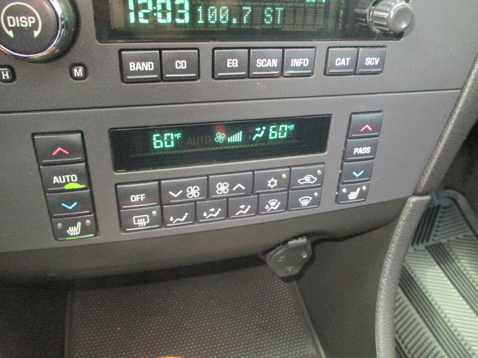 Used 2005 Buick LaCrosse CXS w/ Gold Convenience Package FWD image 29