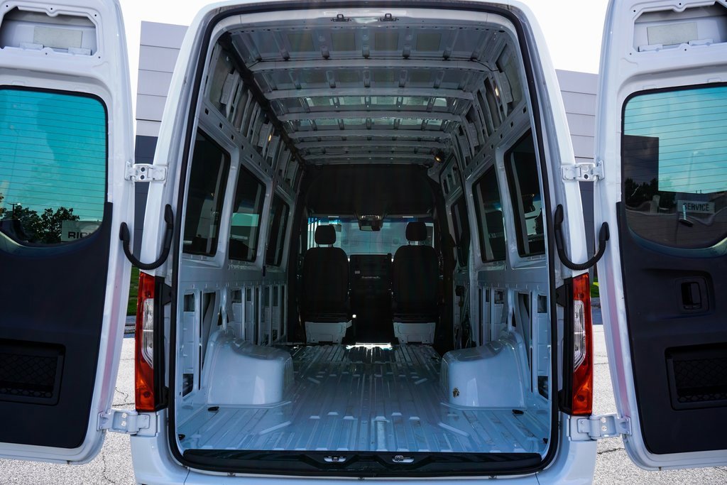 Used 2021 Mercedes-Benz Sprinter 3500 w/ Swivel Seat Package image 18
