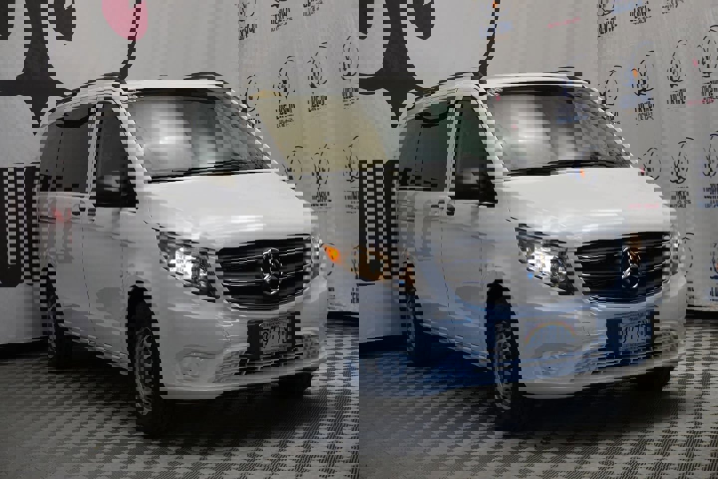 Used 2023 Mercedes-Benz Metris Passenger image 3