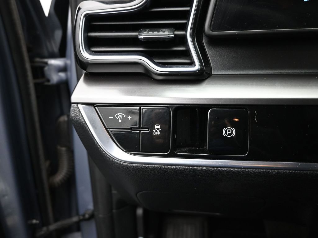 Used 2023 Kia Sportage EX image 13