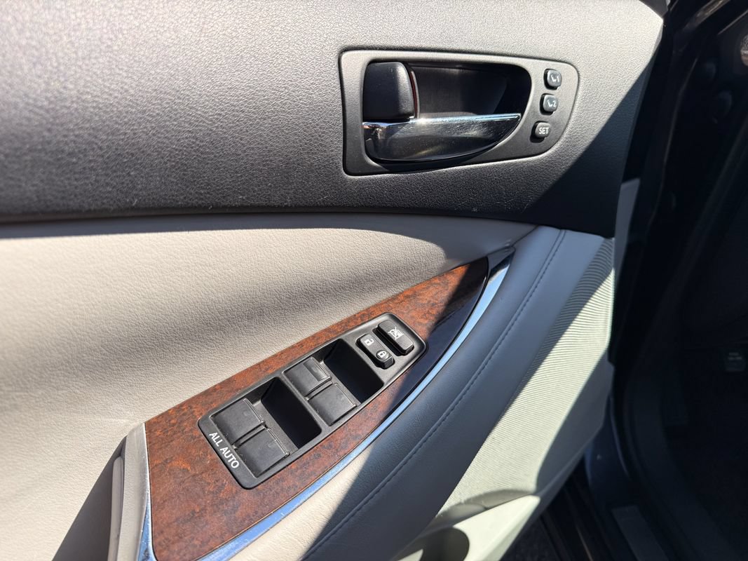Used 2011 Lexus ES 350 w/ Preferred Accessory Package FWD image 27