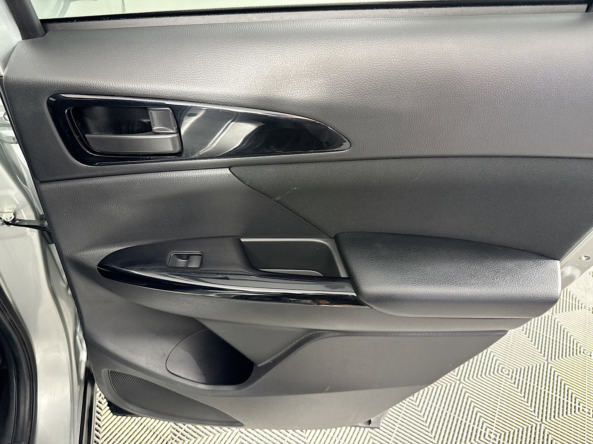 Used 2024 Mitsubishi Eclipse Cross Black Edition image 27