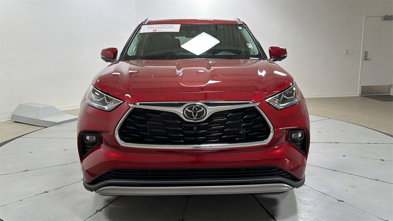 Certified 2025 Toyota Highlander Platinum video 2