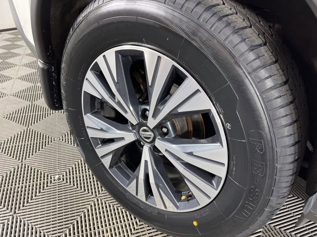 Used 2021 Nissan Rogue SV w/ Premium Package FWD image 16