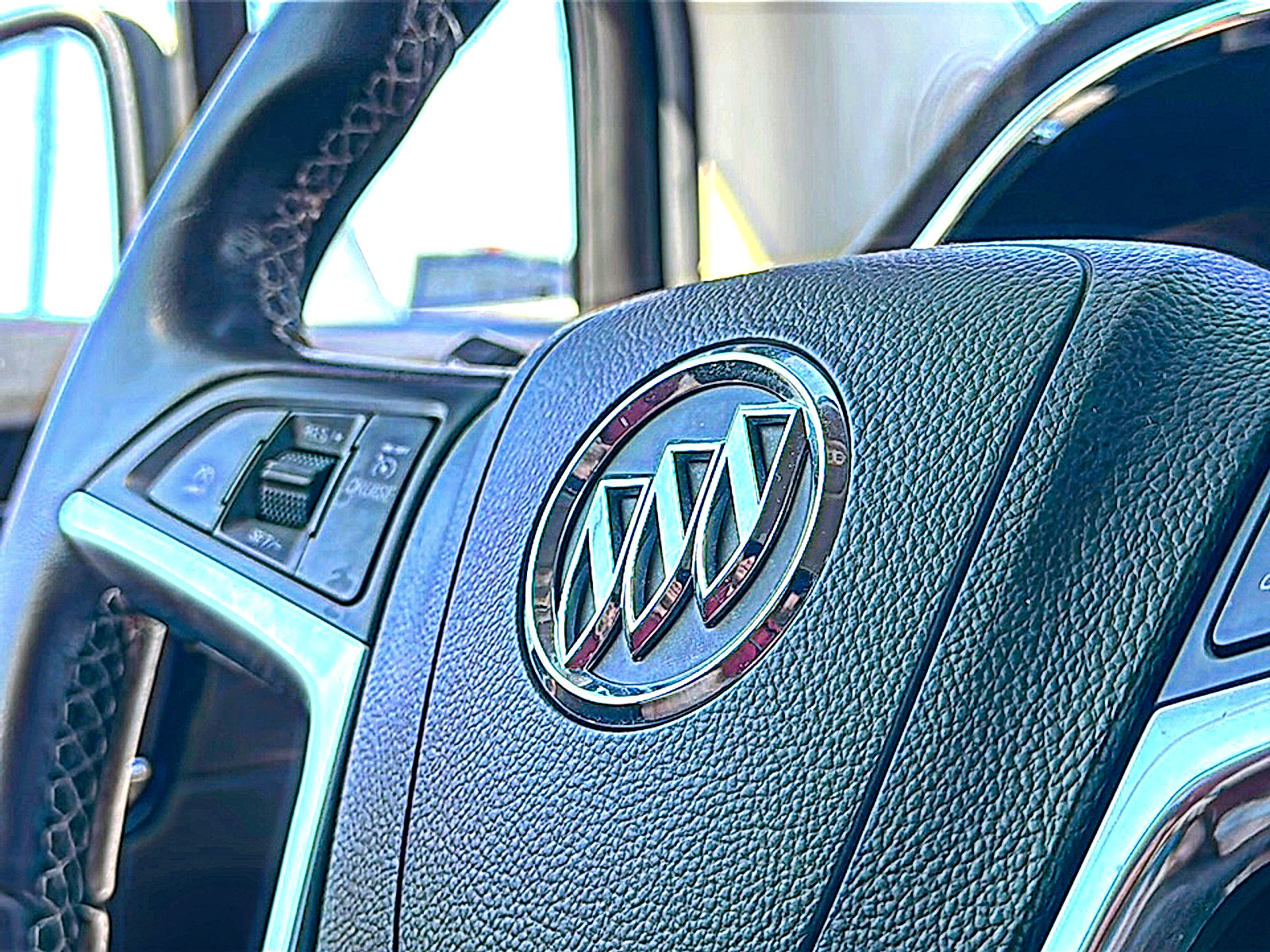 Used 2022 Buick Encore Preferred w/ Safety Package AWD/4WD image 31