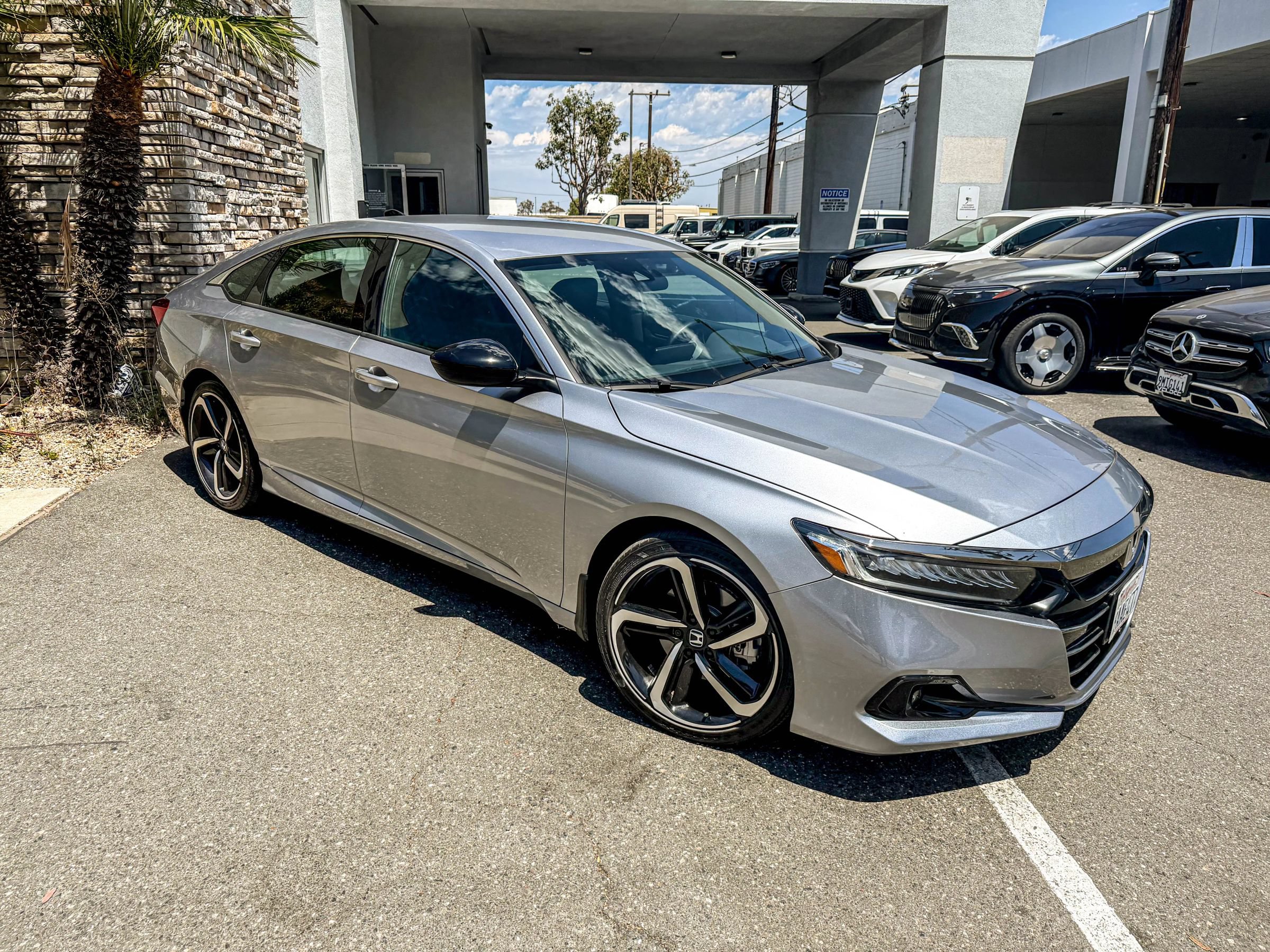 Used 2022 Honda Accord Sport image 2