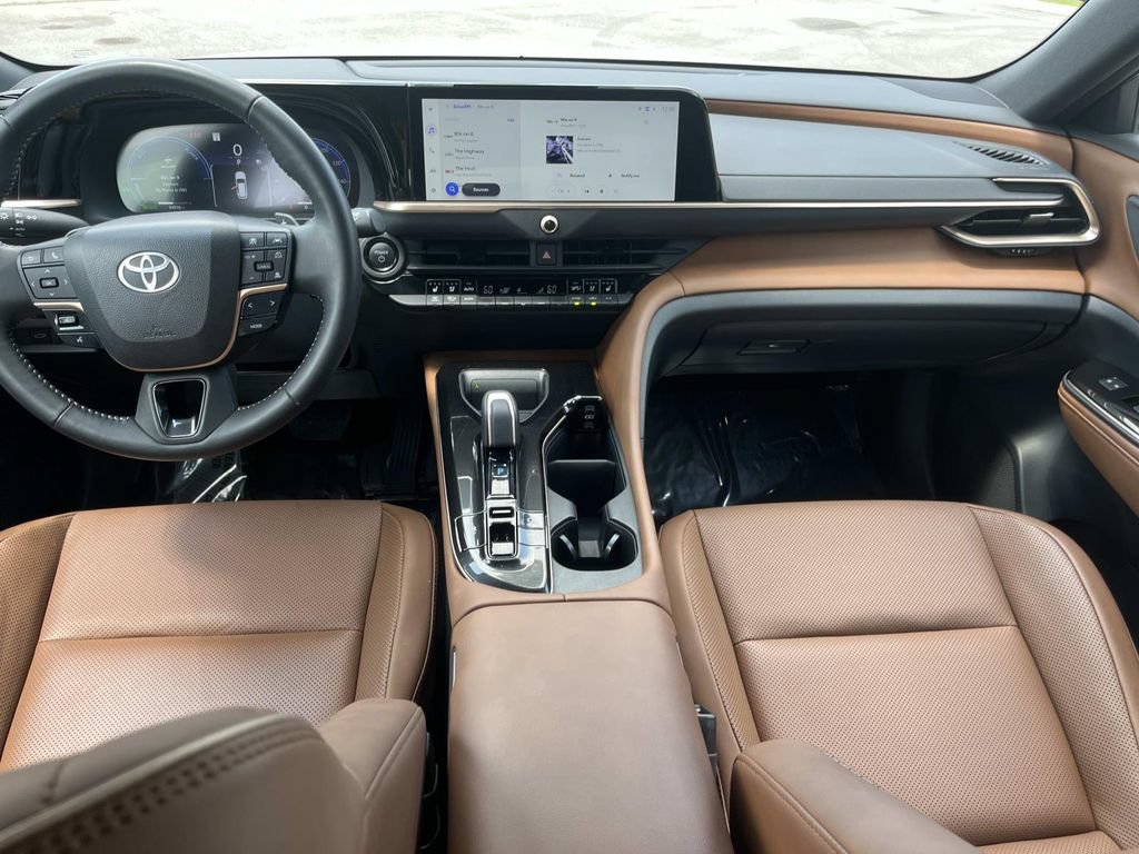 Used 2025 Toyota Crown Signia AWD/4WD image 15
