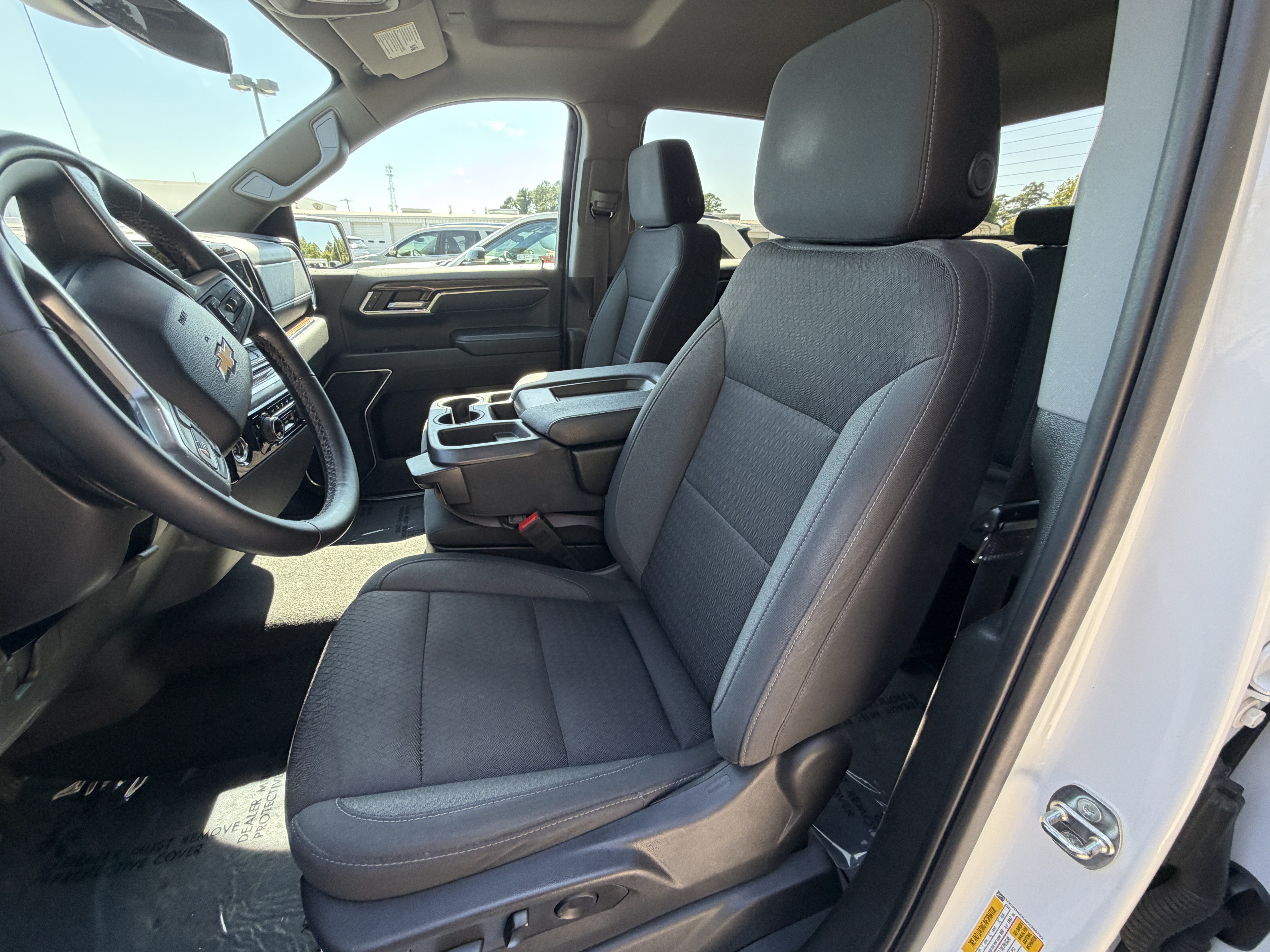 Used 2023 Chevrolet Silverado 1500 LT AWD/4WD image 15