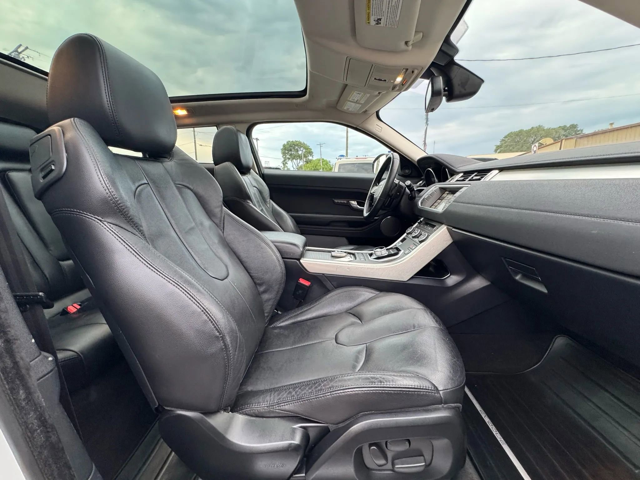 Used 2015 Land Rover Range Rover Evoque Pure Plus AWD/4WD image 16