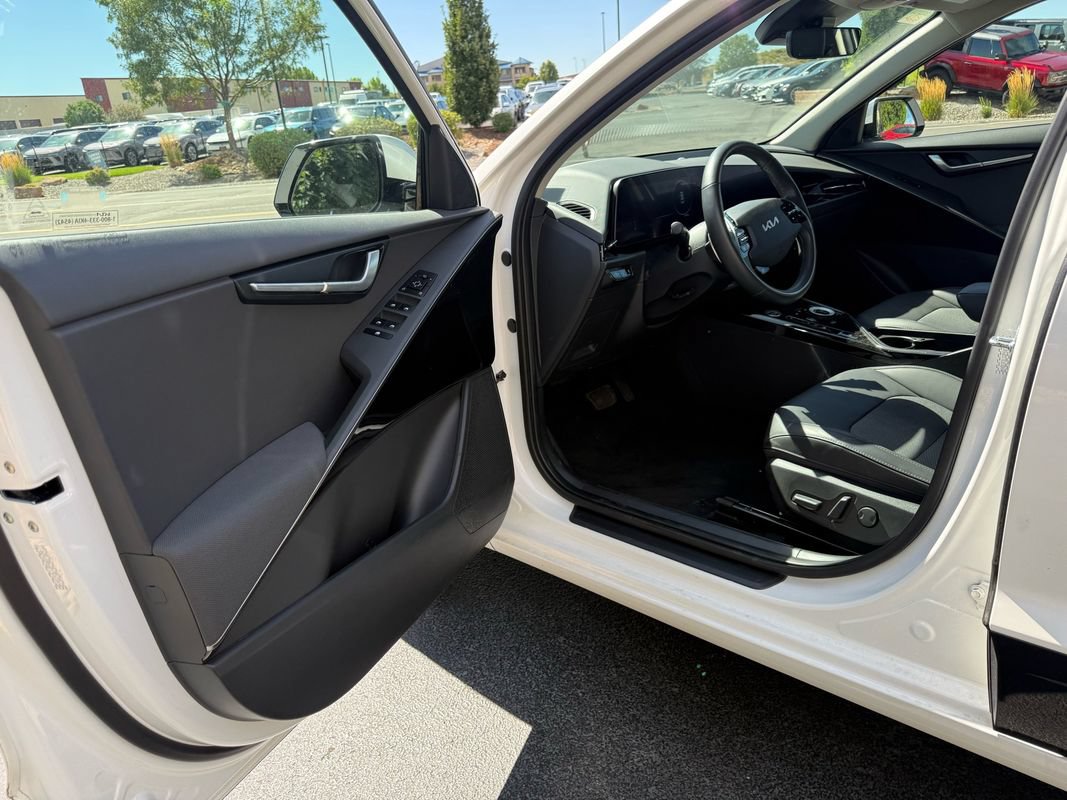 Used 2023 Kia Niro Wind w/ Wind Preserve Package FWD image 60