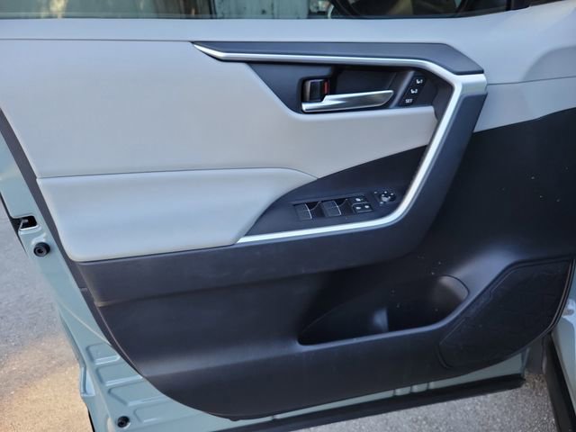 Used 2019 Toyota RAV4 XLE Premium image 12