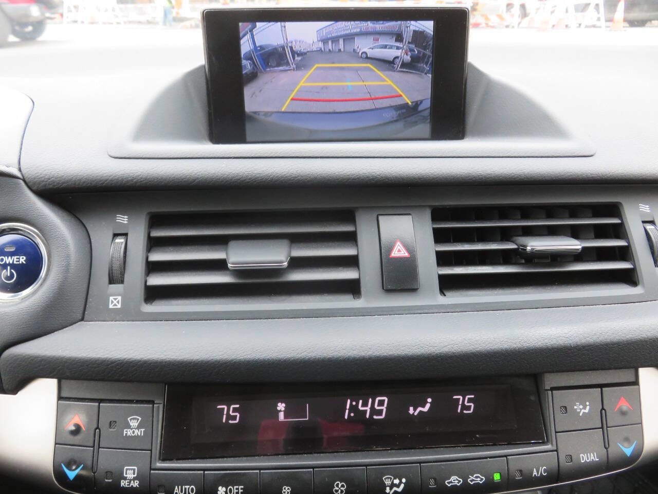 Used 2017 Lexus CT 200h Base 4dr Hatchback w/ Navigation System Package image 18